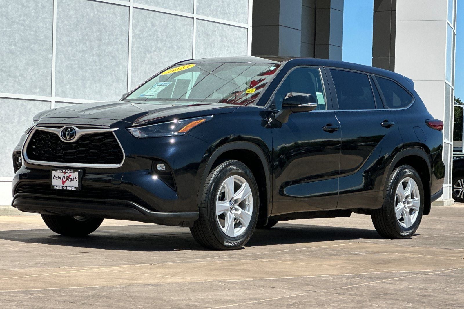 2023 Toyota Highlander LE