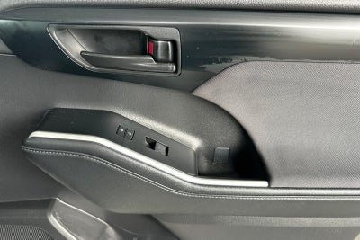 2025 Toyota Highlander LE