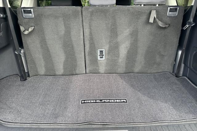 2025 Toyota Highlander LE