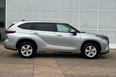 2025 Toyota Highlander LE