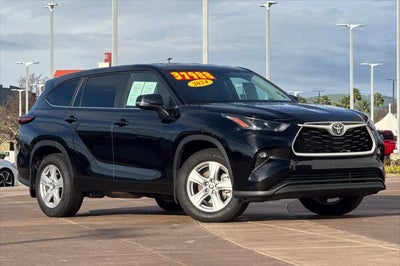 2024 Toyota Highlander LE