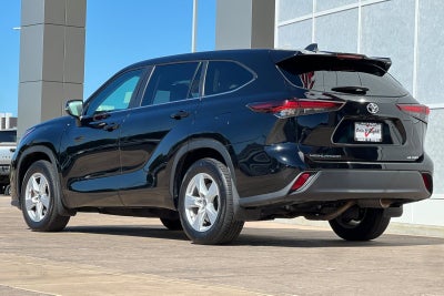 2024 Toyota Highlander LE