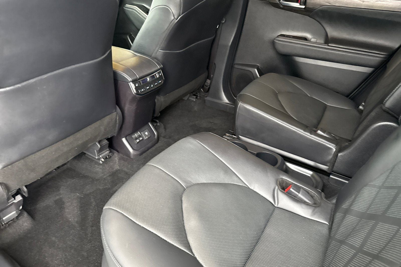 2024 Toyota Highlander Platinum