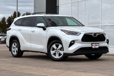 2024 Toyota Highlander LE