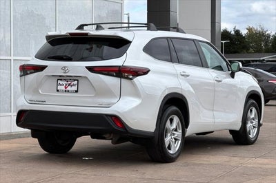 2024 Toyota Highlander LE