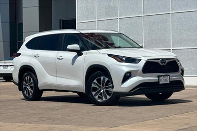 2025 Toyota Highlander XLE
