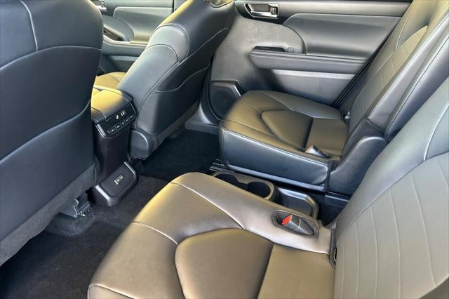 2025 Toyota Highlander XLE
