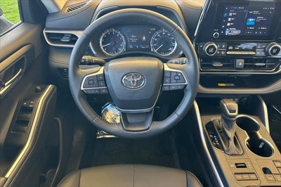 2025 Toyota Highlander XLE