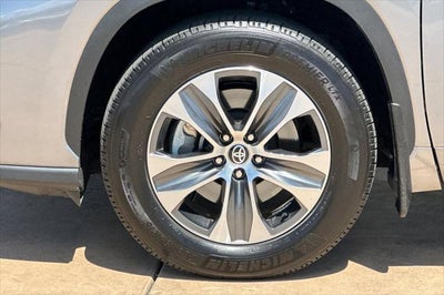 2025 Toyota Highlander XLE