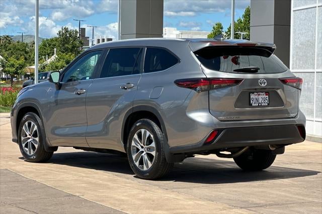 2025 Toyota Highlander XLE