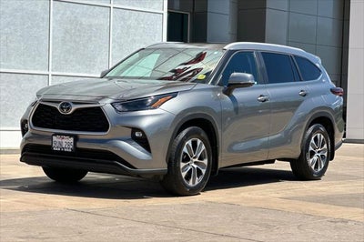 2025 Toyota Highlander XLE