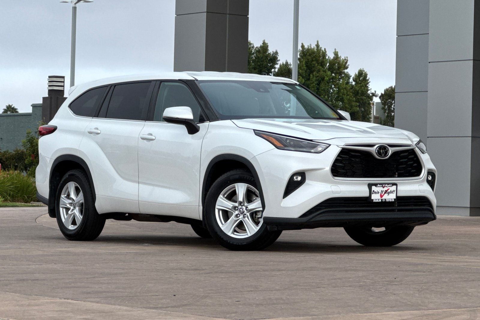 2023 Toyota Highlander LE