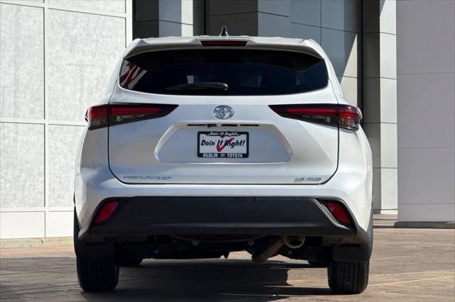 2024 Toyota Highlander LE