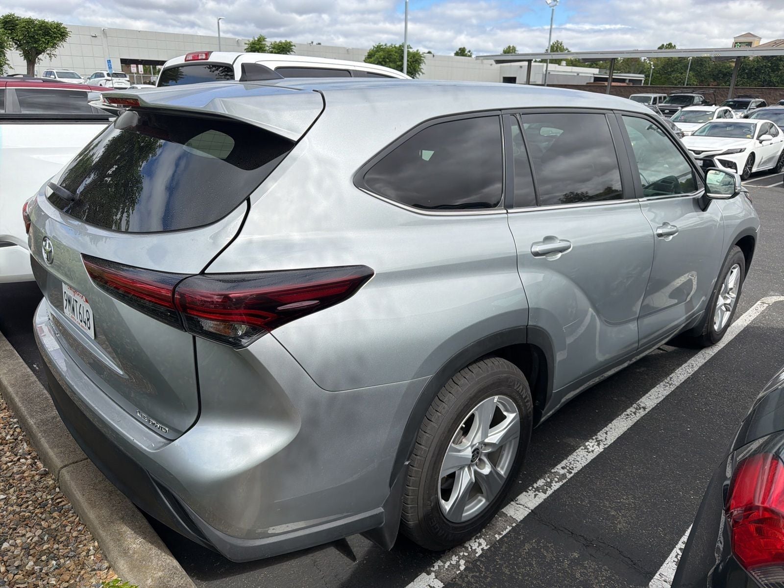 2024 Toyota Highlander LE