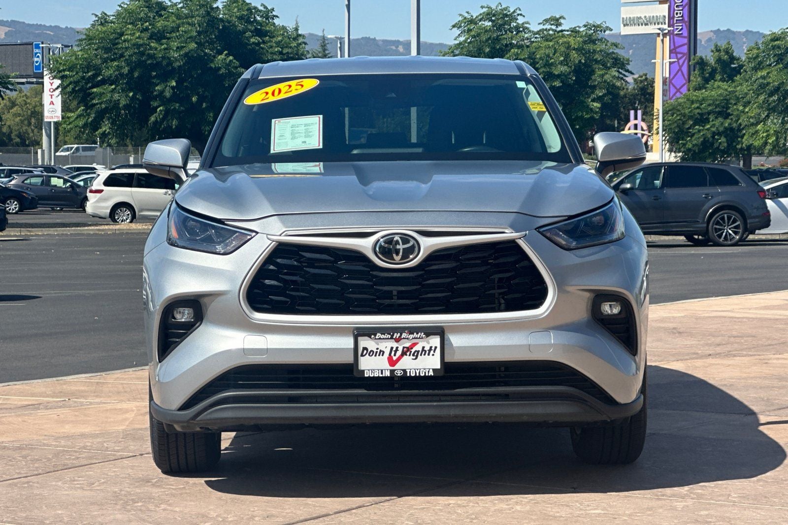 2025 Toyota Highlander LE