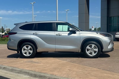 2025 Toyota Highlander LE