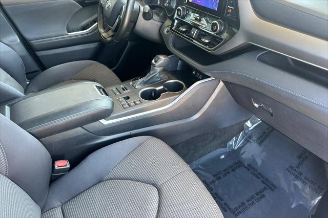 2025 Toyota Highlander LE