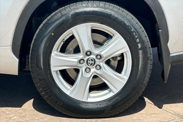 2025 Toyota Highlander LE