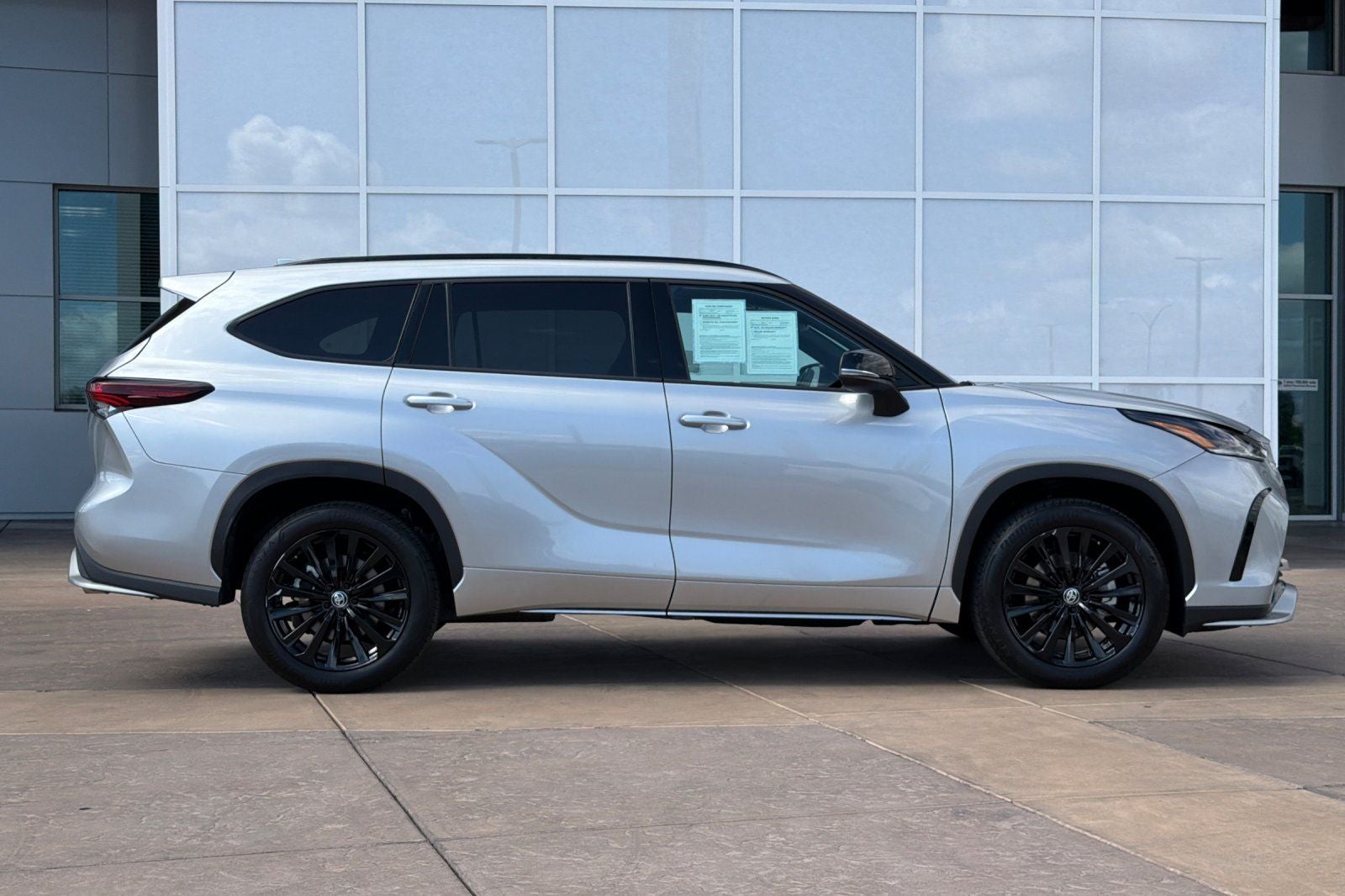 2025 Toyota Highlander XSE