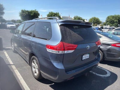 2014 Toyota Sienna LE 8 Passenger