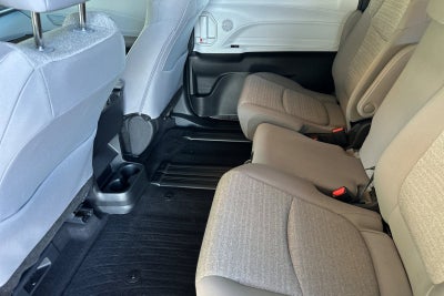 2025 Toyota Sienna LE 8 Passenger