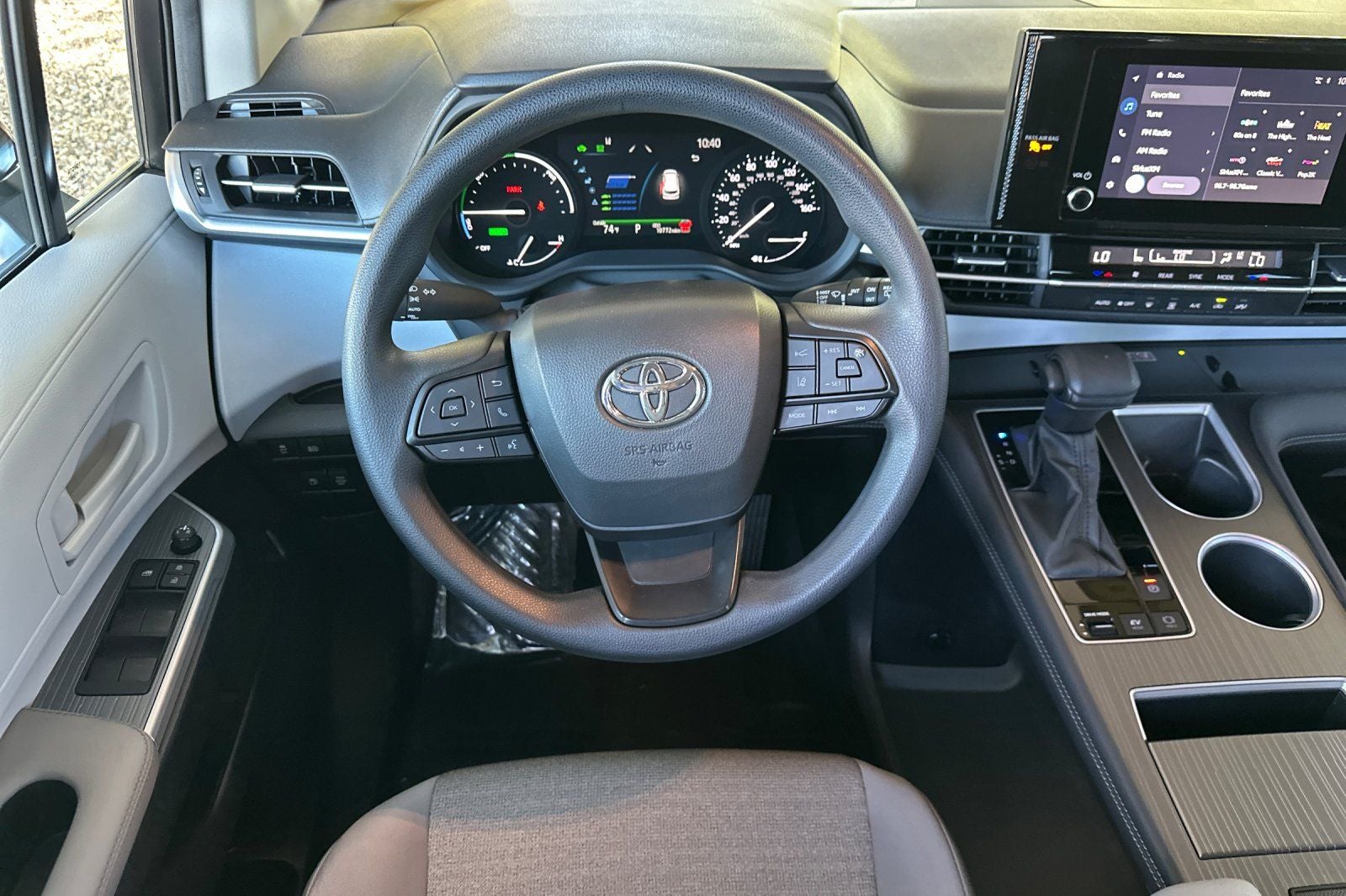 2025 Toyota Sienna LE 8 Passenger