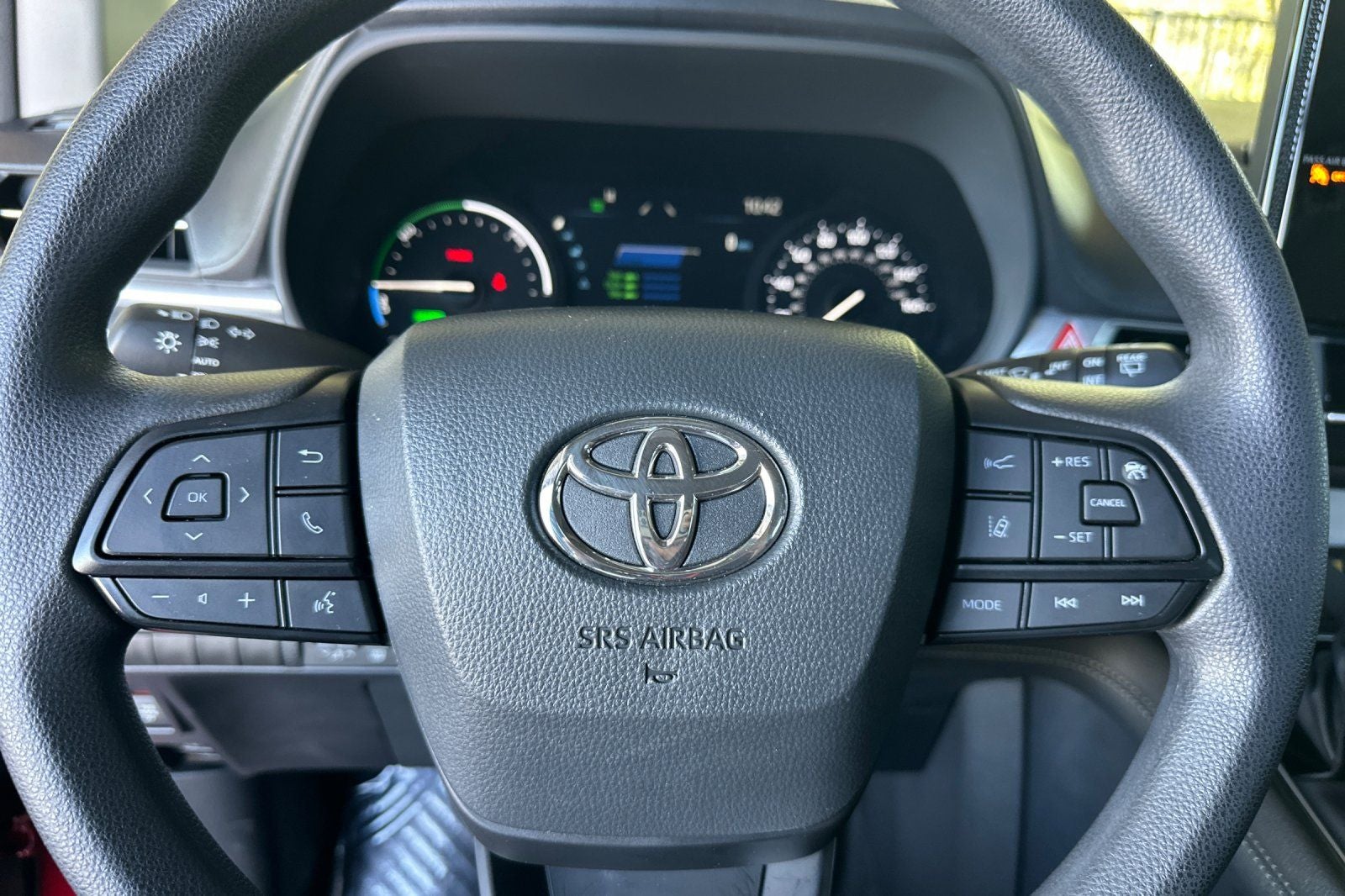 2025 Toyota Sienna LE 8 Passenger