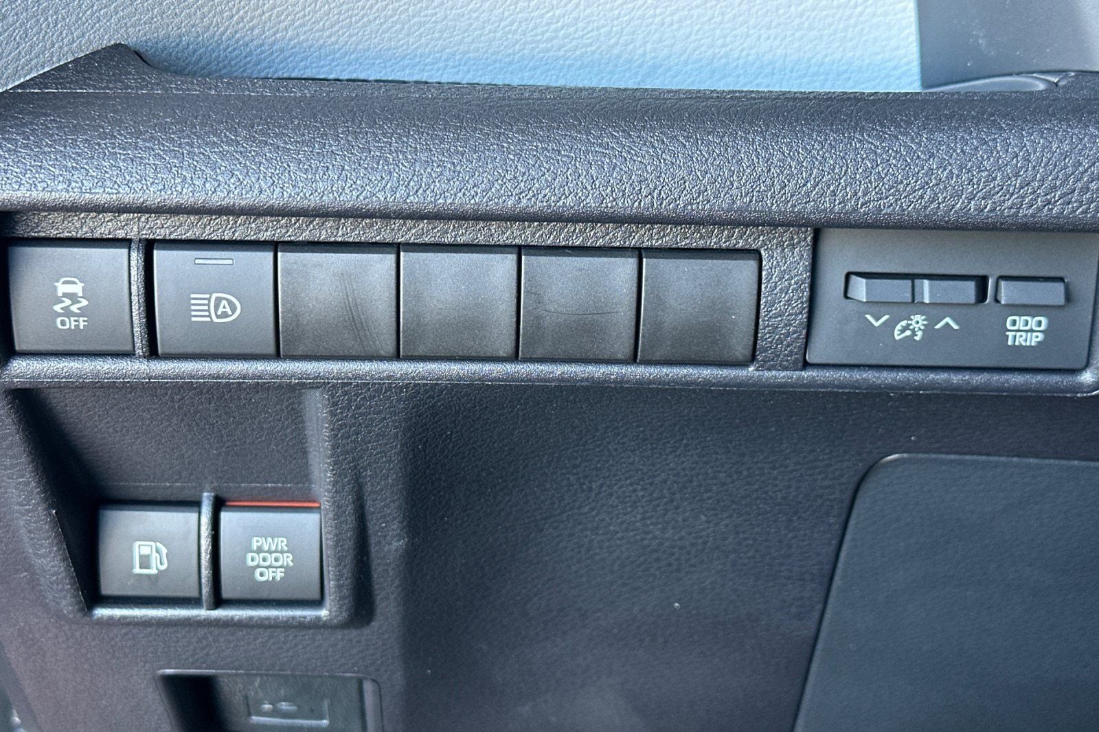 2025 Toyota Sienna LE 8 Passenger