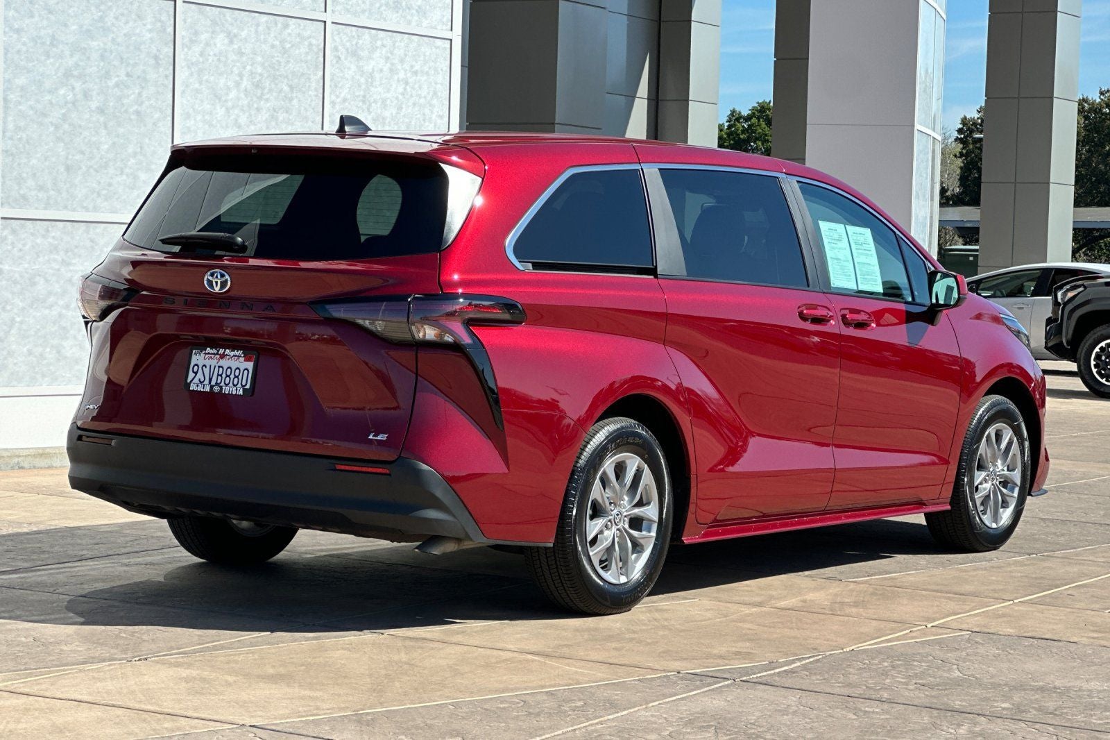 2025 Toyota Sienna LE 8 Passenger