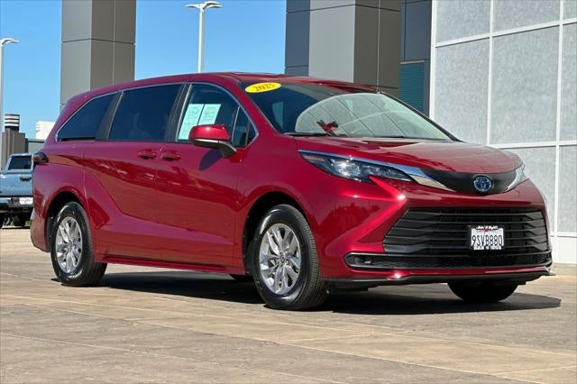 2025 Toyota Sienna LE 8 Passenger