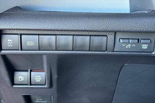 2025 Toyota Sienna LE 8 Passenger