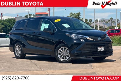 2024 Toyota Sienna LE 8 Passenger