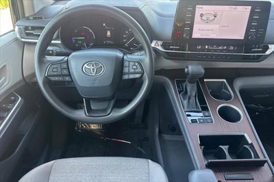 2024 Toyota Sienna LE 8 Passenger