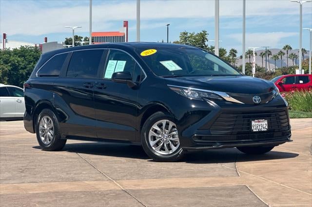 2024 Toyota Sienna LE 8 Passenger