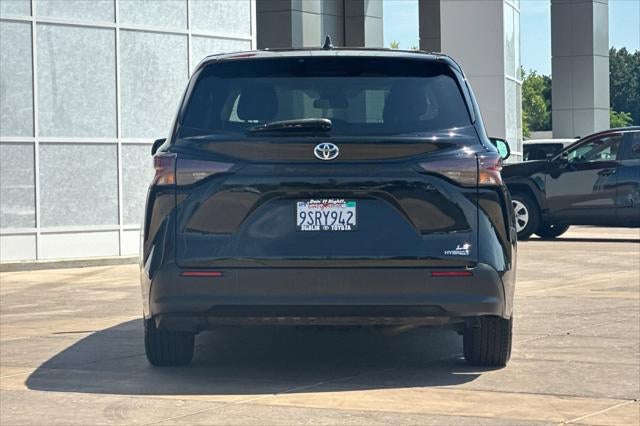 2024 Toyota Sienna LE 8 Passenger