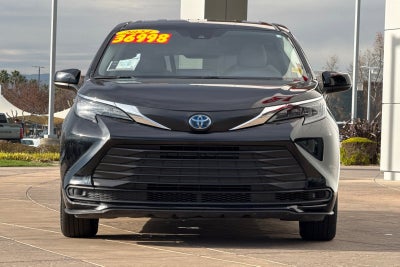 2024 Toyota Sienna LE 8 Passenger