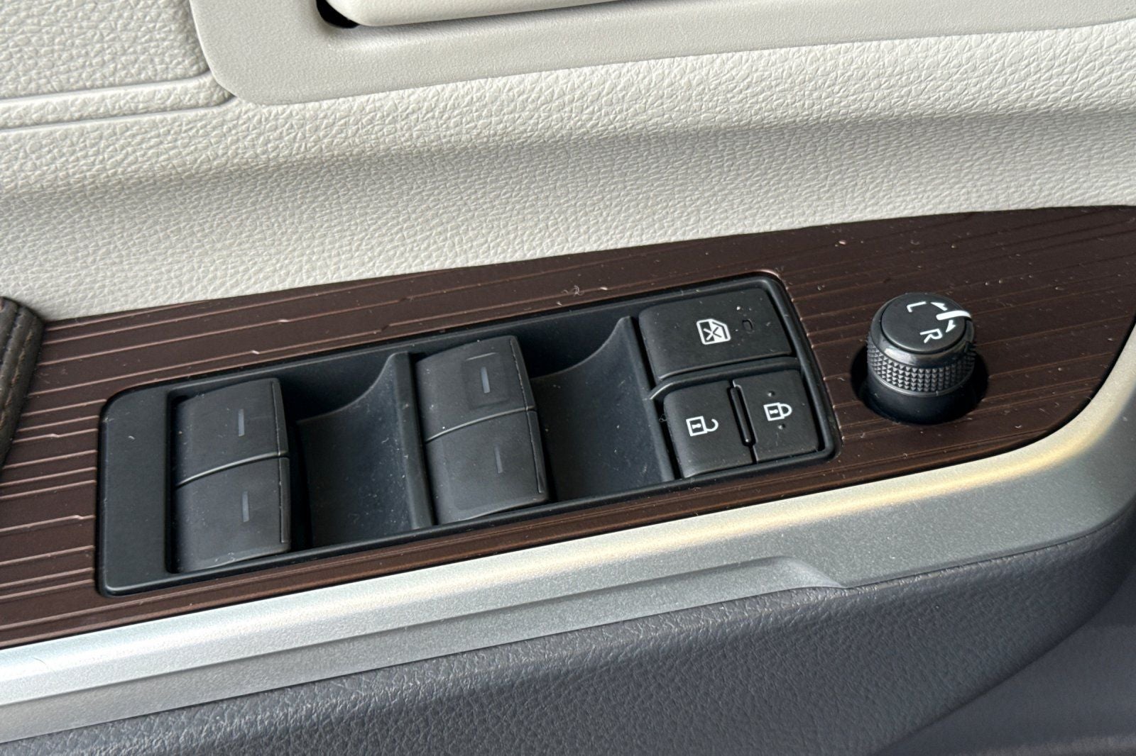 2024 Toyota Sienna LE 8 Passenger