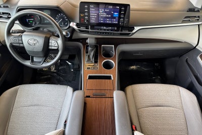 2024 Toyota Sienna LE 8 Passenger