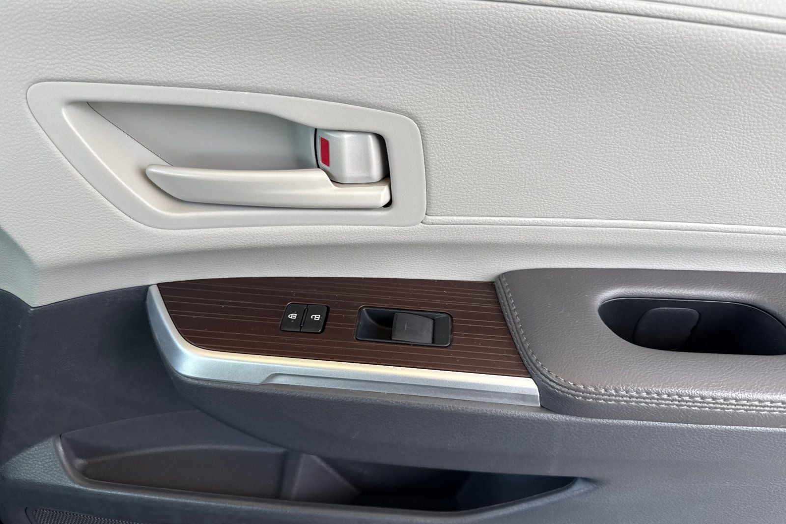 2024 Toyota Sienna LE 8 Passenger