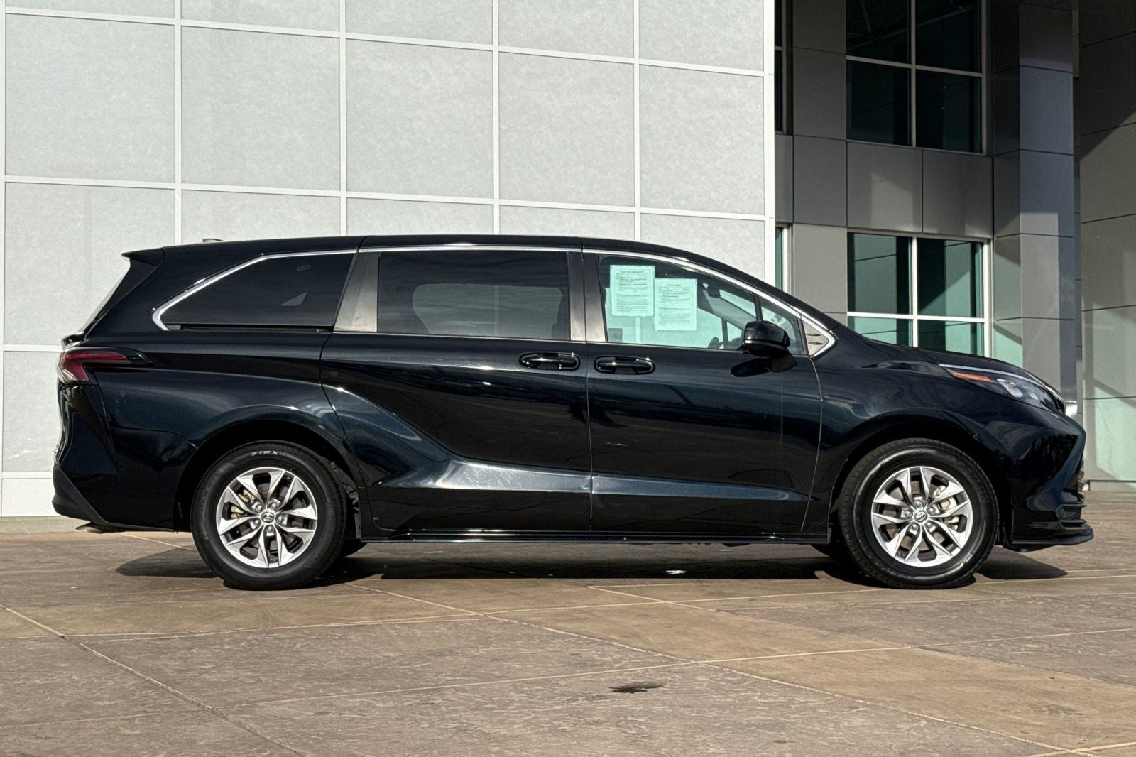 2024 Toyota Sienna LE 8 Passenger