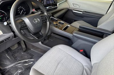 2024 Toyota Sienna LE 8 Passenger