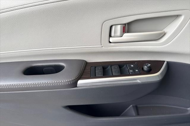 2024 Toyota Sienna LE 8 Passenger