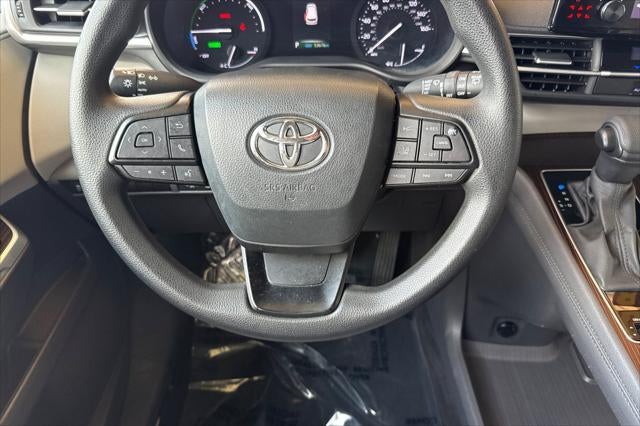 2024 Toyota Sienna LE 8 Passenger