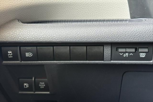 2024 Toyota Sienna LE 8 Passenger