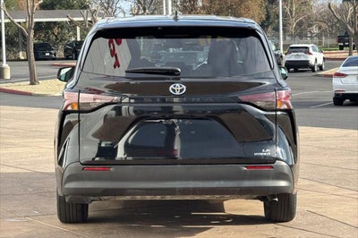 2024 Toyota Sienna LE 8 Passenger