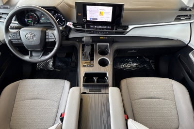 2025 Toyota Sienna LE 8 Passenger