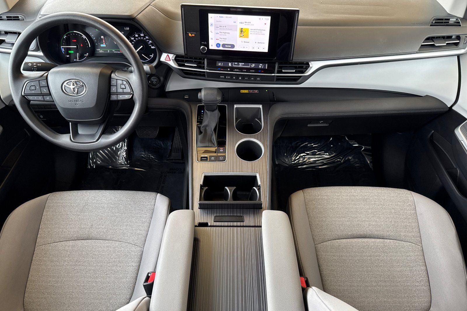 2025 Toyota Sienna LE 8 Passenger