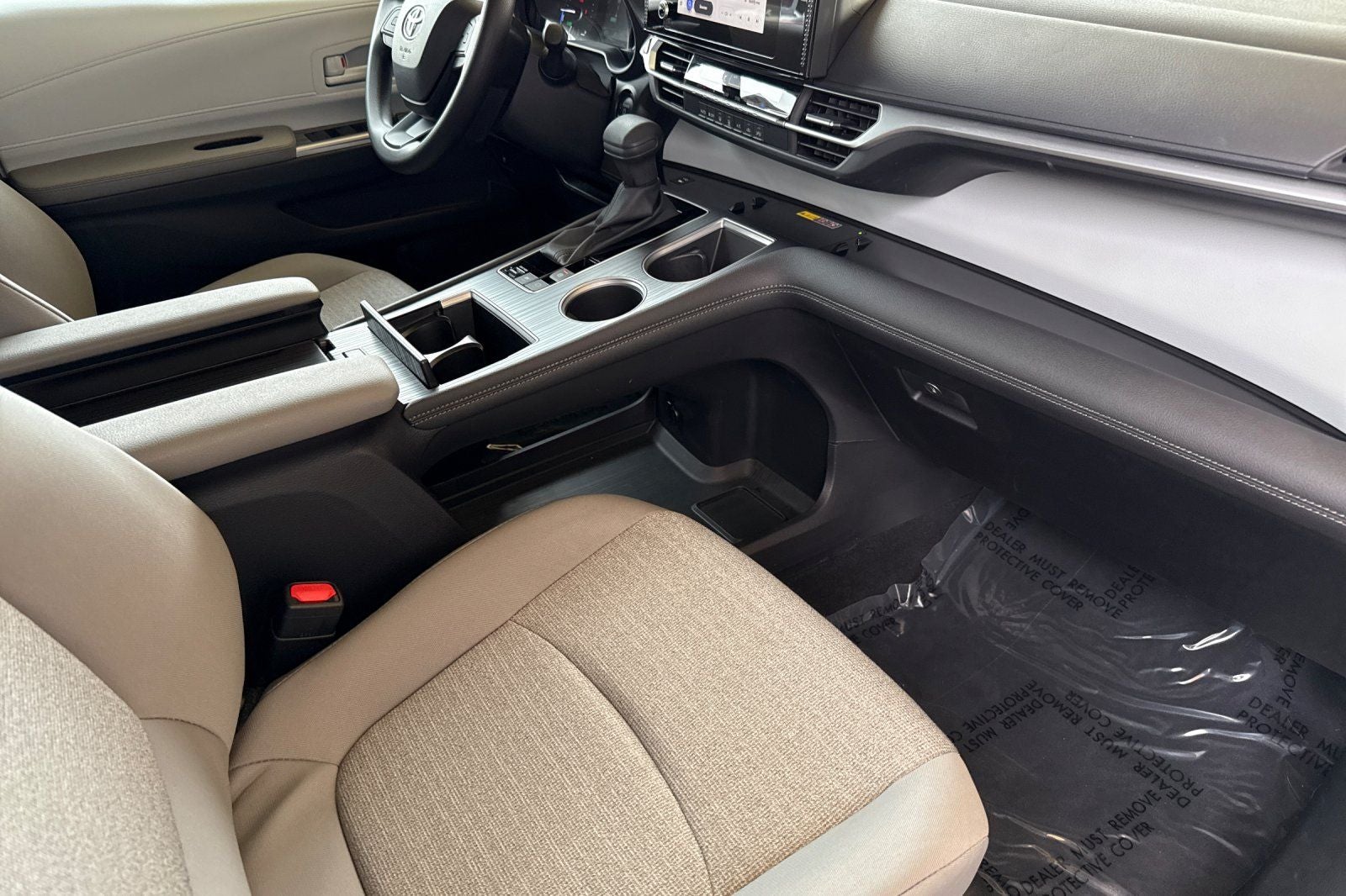 2025 Toyota Sienna LE 8 Passenger