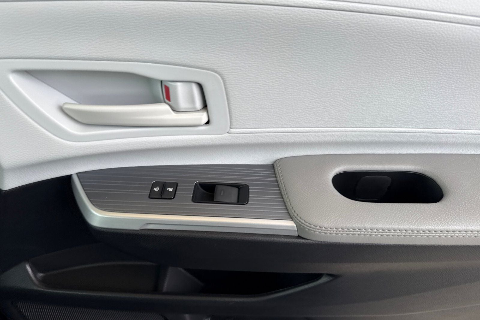 2025 Toyota Sienna LE 8 Passenger