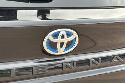 2025 Toyota Sienna LE 8 Passenger